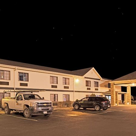 ซูเปอร์ 8 บาย วินด์แฮม ดีไฟแอนซ์ Hotel Defiance ภายนอก รูปภาพ
